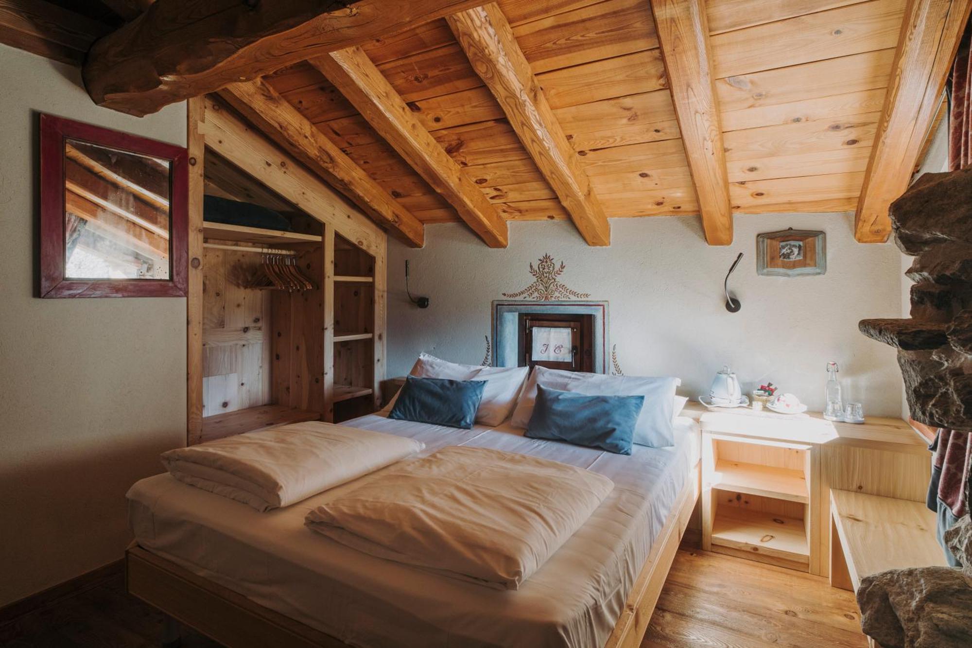 Au Coeur Du Village Chambres D'Hotes & Spa Arnad Exterior photo