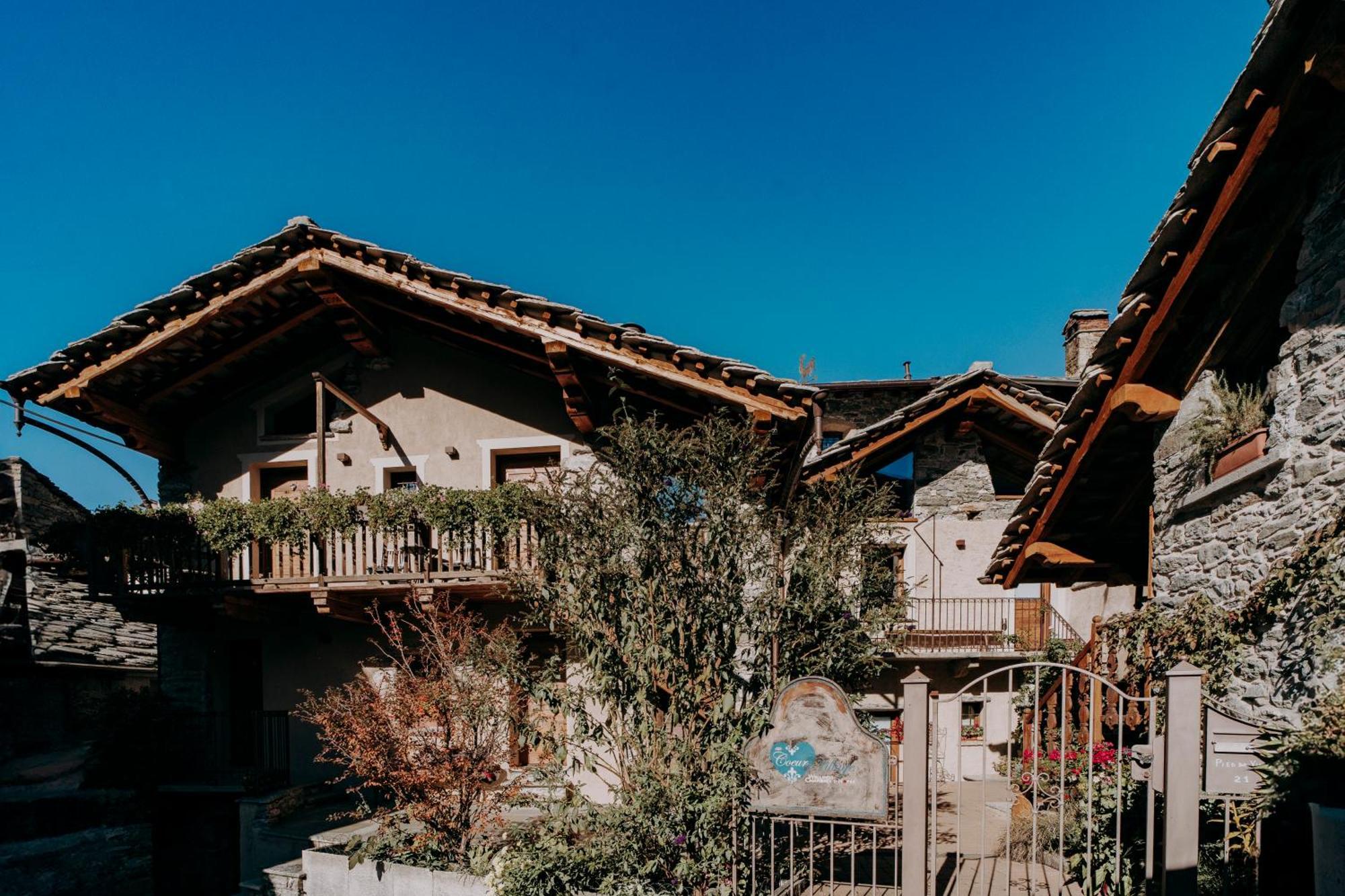 Au Coeur Du Village Chambres D'Hotes & Spa Arnad Exterior photo